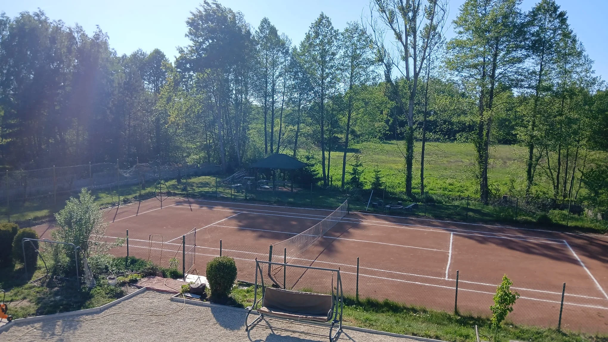Okolice Gór Świętokrzyskich o zachodzie słońca — Słoneczny Set Mniów